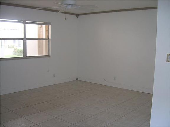 5th image of 638 N Brittany #6380