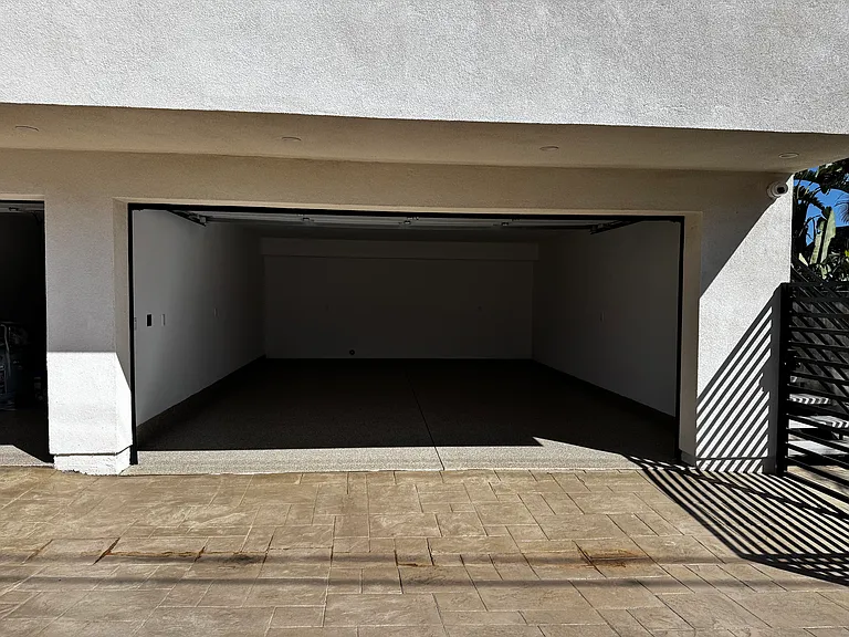 913 E Verdugo Ave — Photo 17