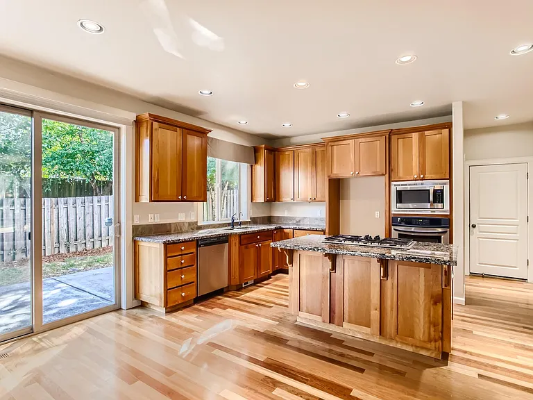 13109 SE Snowfire Dr — Photo 6
