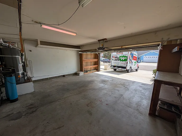 1094 Stillwell Ave — Photo 10