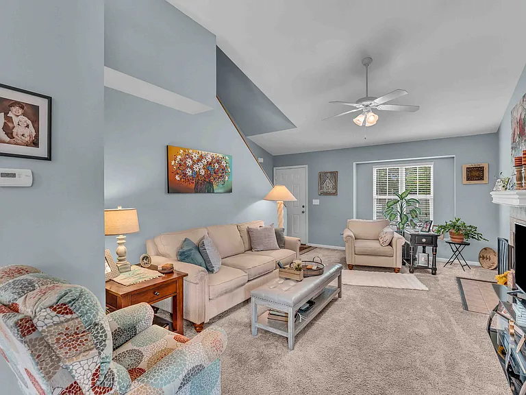 2628 Sawgrass Dr — Photo 10
