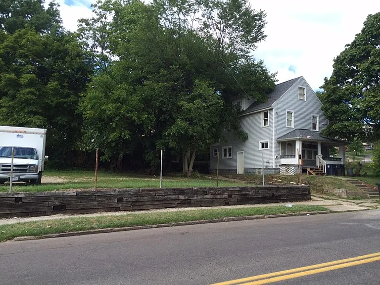1172 Manchester Rd — Photo 8