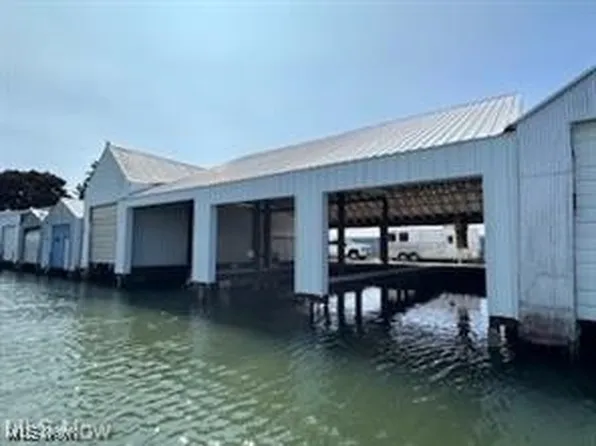 444 Hasting Dr, Sandusky, OH 44870