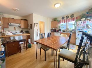 128 Pine St #3, Cambridge, MA 02139