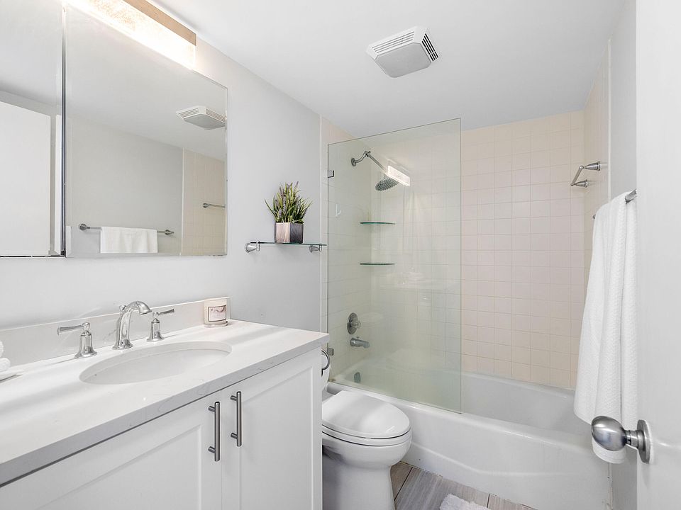 1st image of 1100 SE 5th Court #4