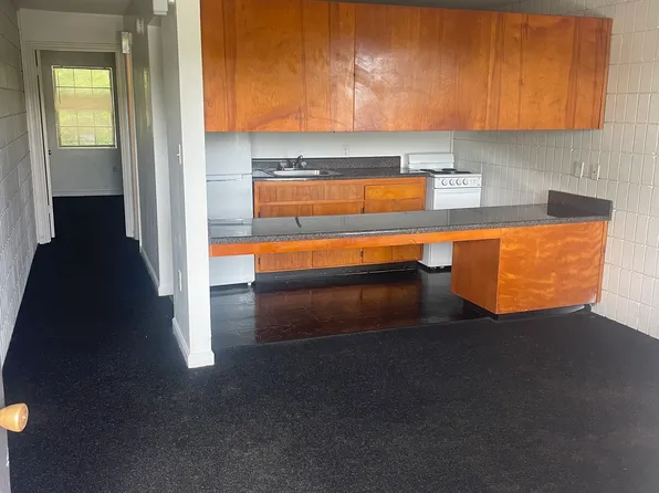 782 W James St, Rossville, GA 30741