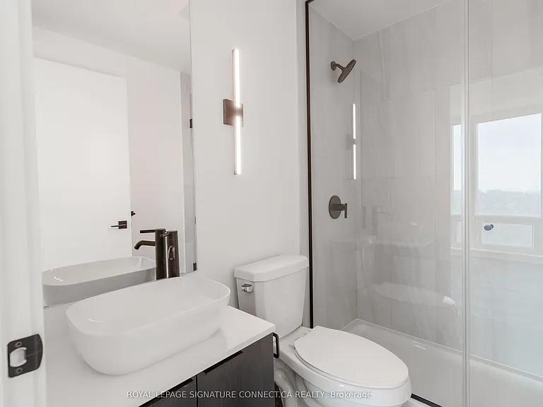 1185 Dupont St #1210 — Photo 25