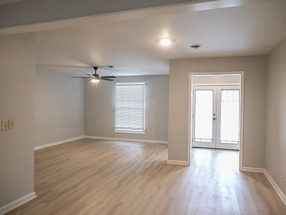 4th image of 317 Plantation Ct