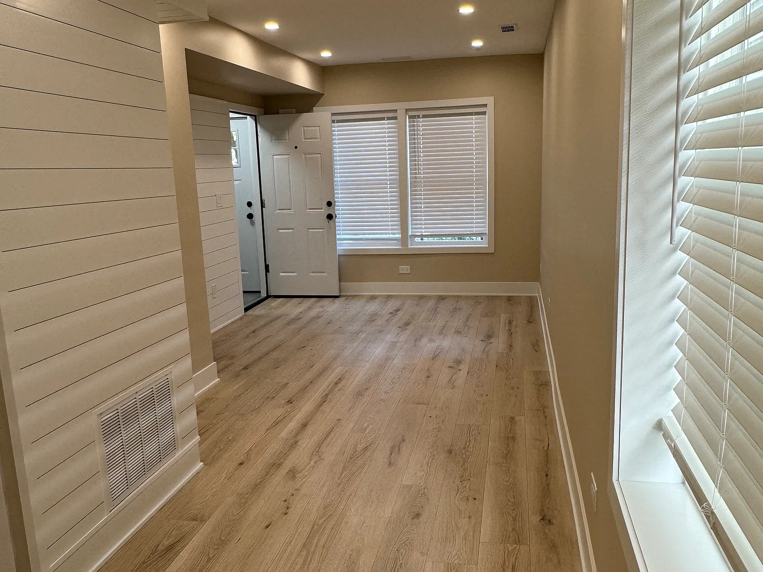 2 bed, 850 sqft, $2,550 — Photo 3