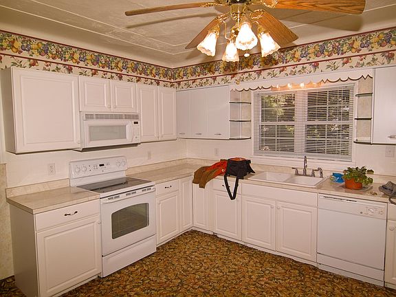 3rd image of 1002 Wyoming Ave #2