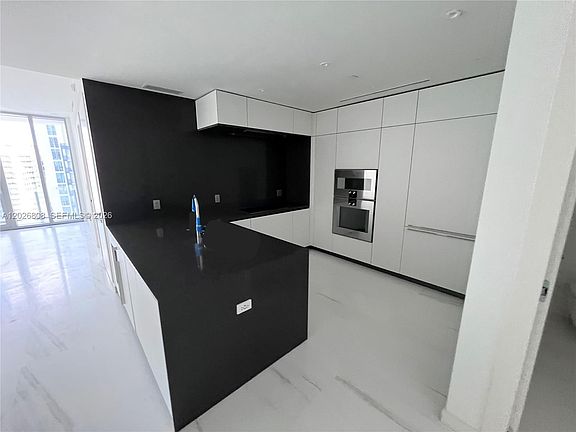 3rd image of 300 Biscayne Boulevard Way Unit 2509W