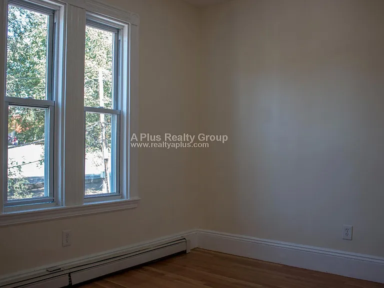 14 Schiller St #3 — Photo 7