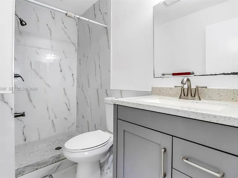 22 Canterbury Ln #22 — Photo 15