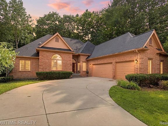 2nd image of 11656 Majestic Ct