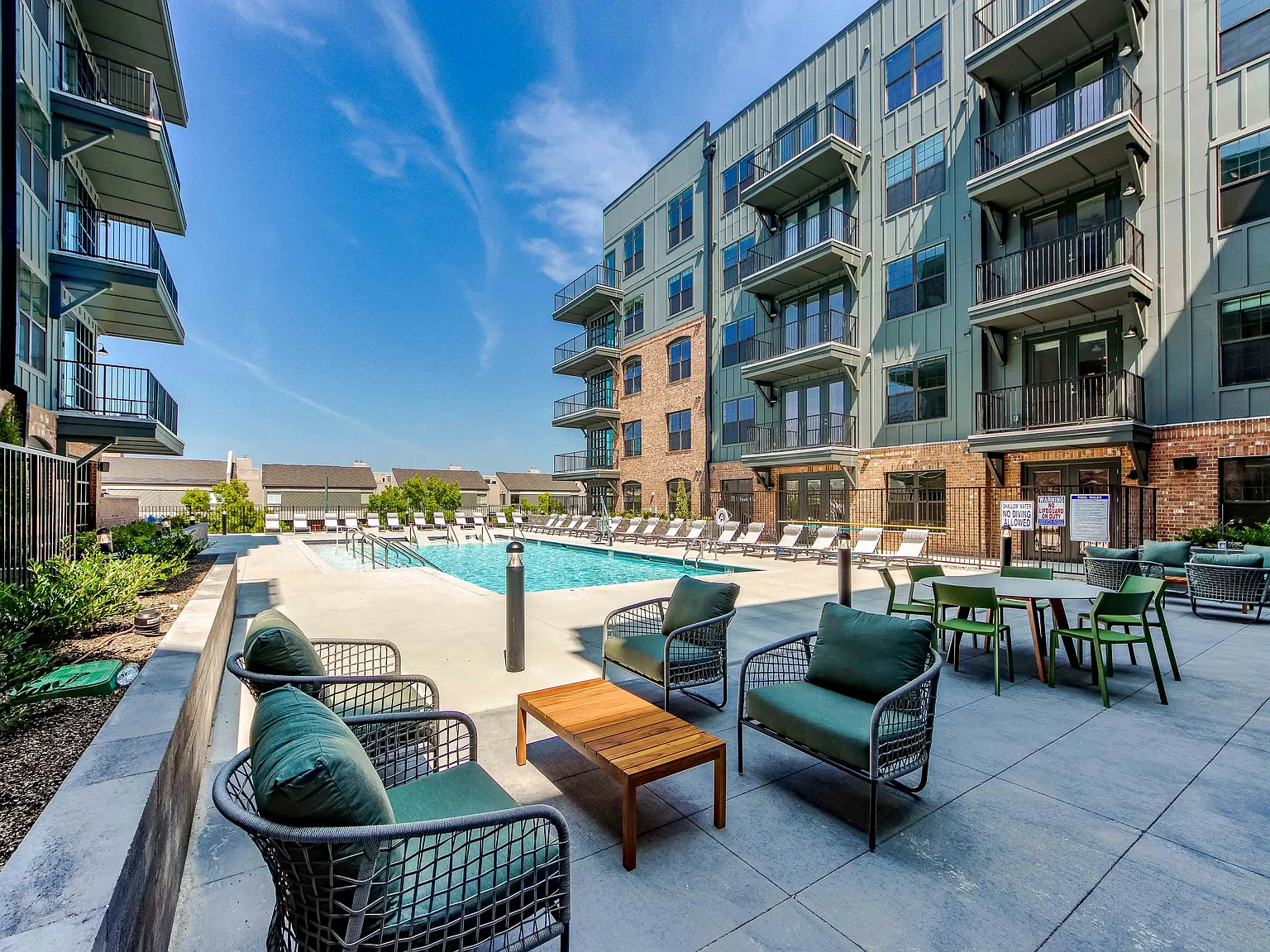The Oliver Luxury Apartments — Photo 2