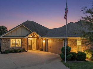 727 Abbey Rd, Lindale, TX 75771