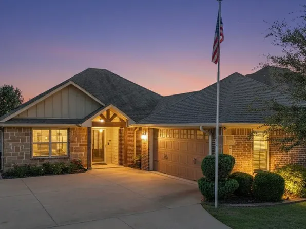 727 Abbey Rd, Lindale, TX 75771