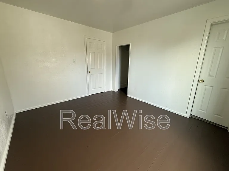 328 SE Lane Ave — Photo 11