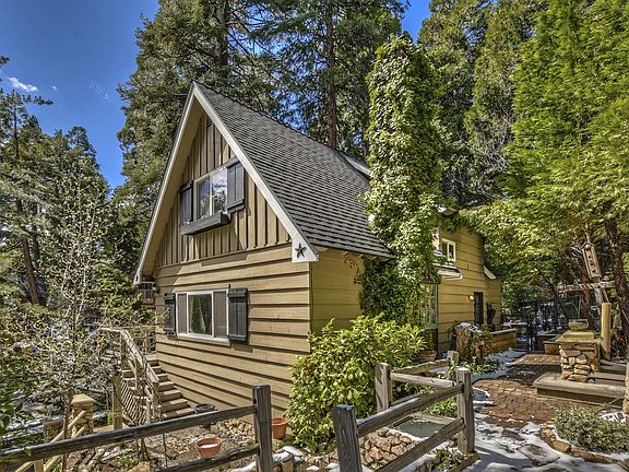 2nd image of 276 Crest Cir