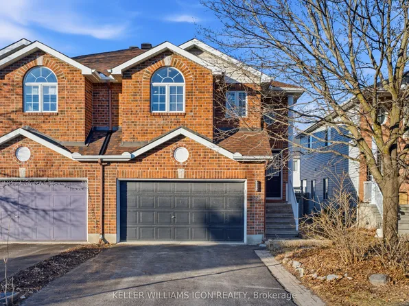 125 Castle Glen Cres, Ottawa, ON K2L 4G9