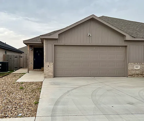 1013 Preston Trl #B Photo 1
