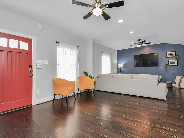 5705 Cochran St — Photo 2