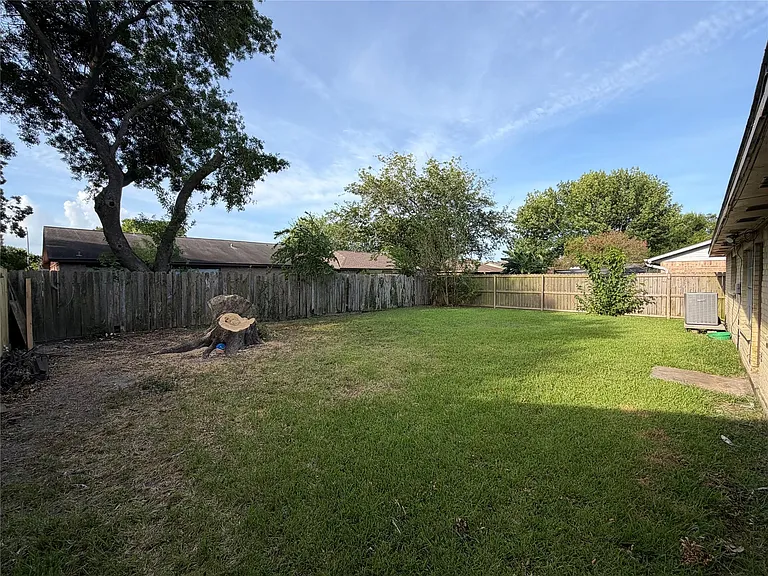 9911 Cardinal St — Photo 30