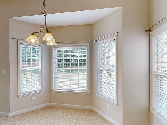 4th image of 415 Taylor Place