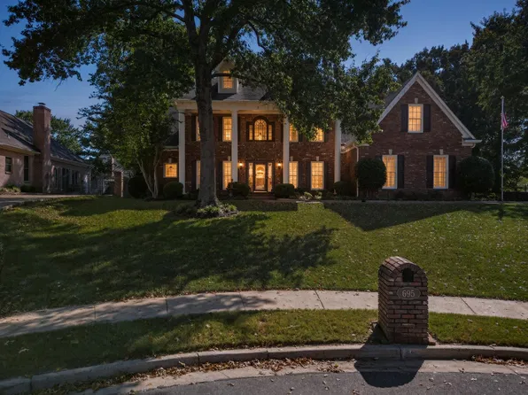 695 Port Natchez Dr, Collierville, TN 38017