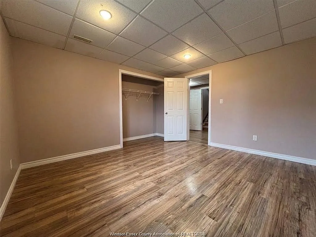 3 bed, $1,899 — Photo 2
