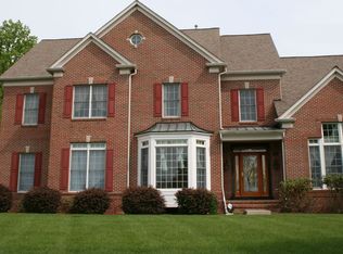 25 Ridge Rd, Green Brook, NJ 08812