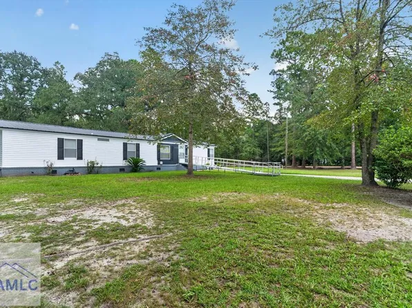 338 Whispering Pines Cir SE, Allenhurst, GA 31301