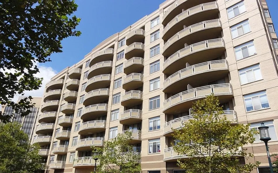 4801 Fairmont Ave #214