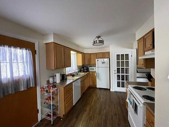 2nd image of 18 Blackswoods Road