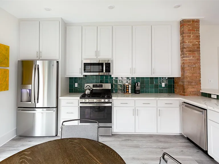 3209 Avenue P 1/2 — Photo 8