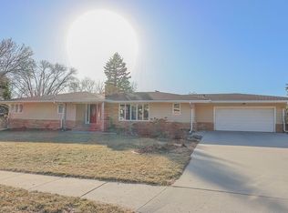 202 Kayleen Dr, Bellevue, NE 68005