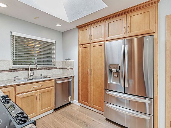 4th image of 1093 Del Cambre Dr