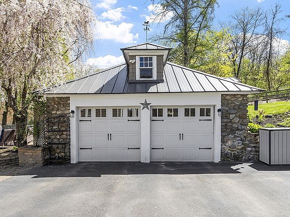 2nd image of 385 Greenwood St