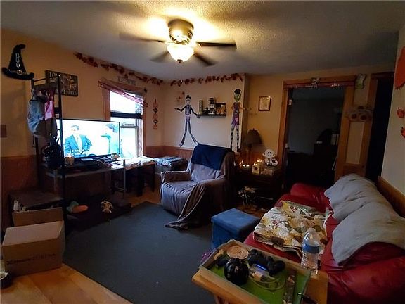3rd image of 620 Fairview Ave