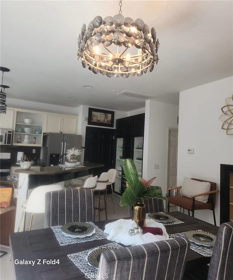3 bed, 1714 sqft, $5,800 — Photo 3