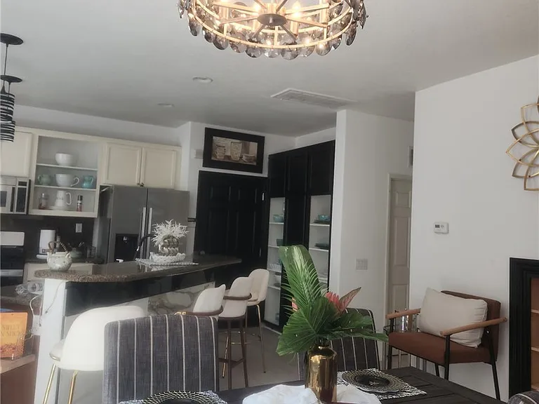 11465 N Oxford Ln — Photo 3