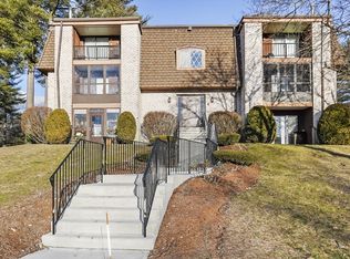 4 Greenbriar Dr APT 207, North Reading, MA 01864