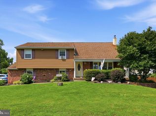 337 Middle Holland Rd, Holland, PA 18966