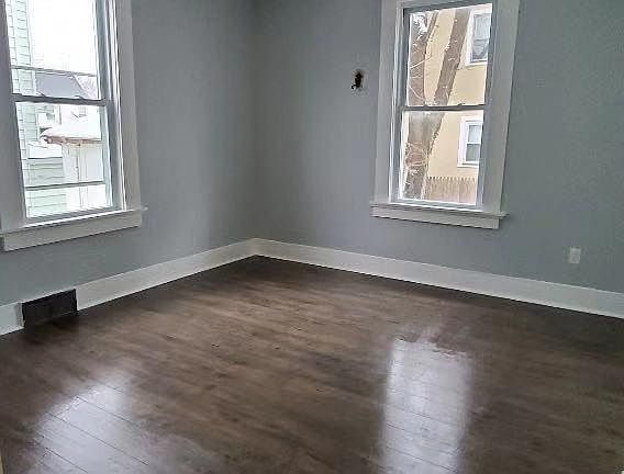3rd image of 90 Harbor Ave Floor 1
