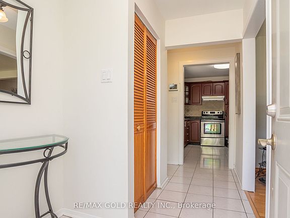 5th image of 51 Davenport Cres