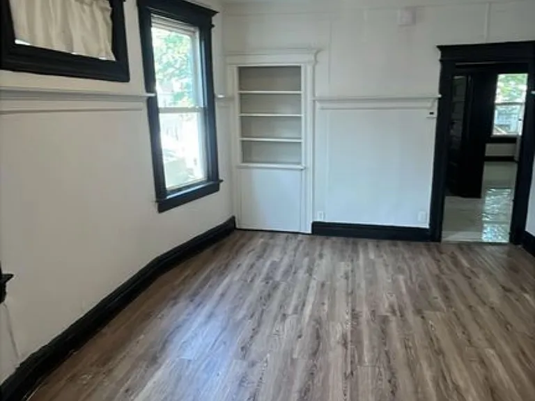 45 Treacy Ave #2R — Photo 6