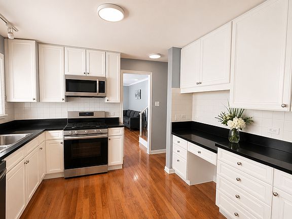 5th image of 6647 N Lawndale Ave