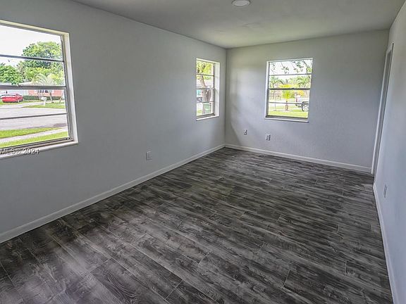 5th image of 1755 W Mowry Ct