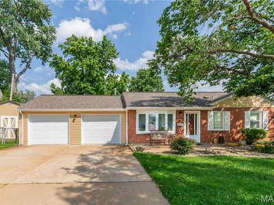 4300 Saint Dominic Ln, Saint Ann, MO, 63074