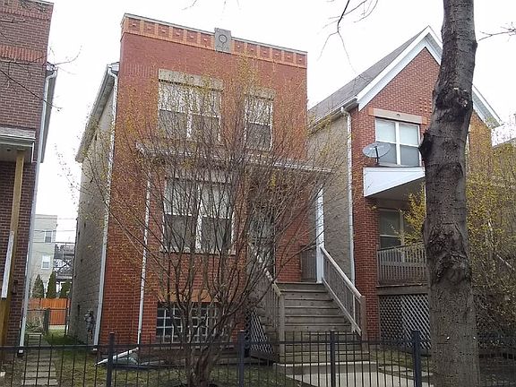 2nd image of 910 E 40th St